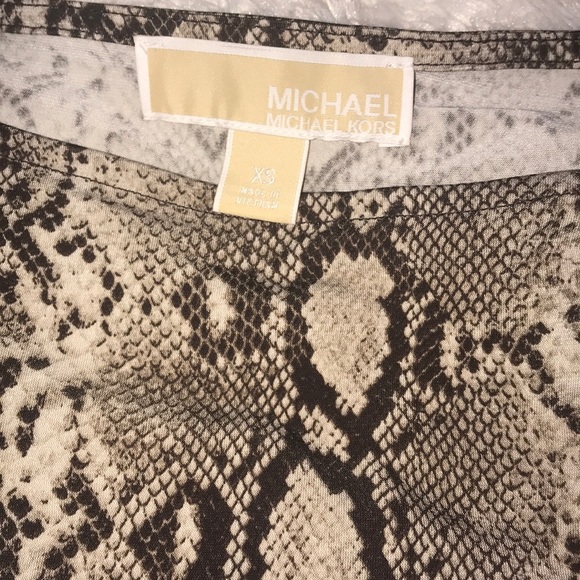 Dress - Picture 1 of 6